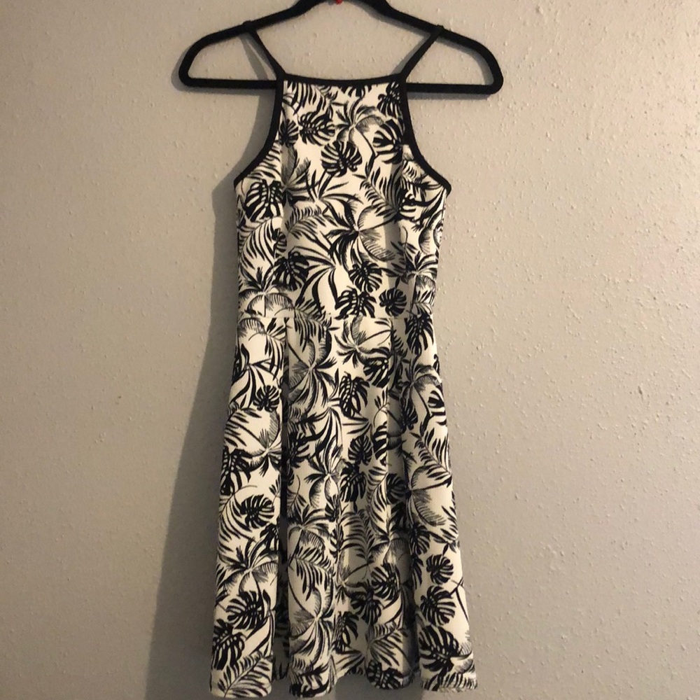 VACATION- Tropical print dress. Medium